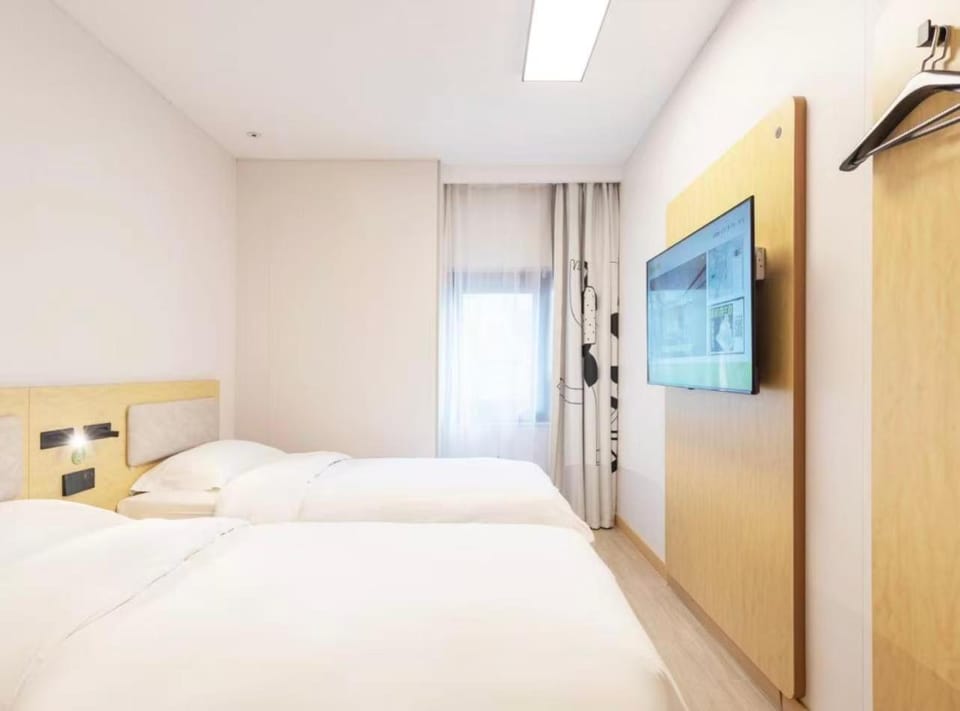 TV and multimedia, Photo of the whole room, Bedroom