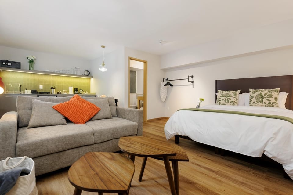 Living room, Photo of the whole room, Bedroom