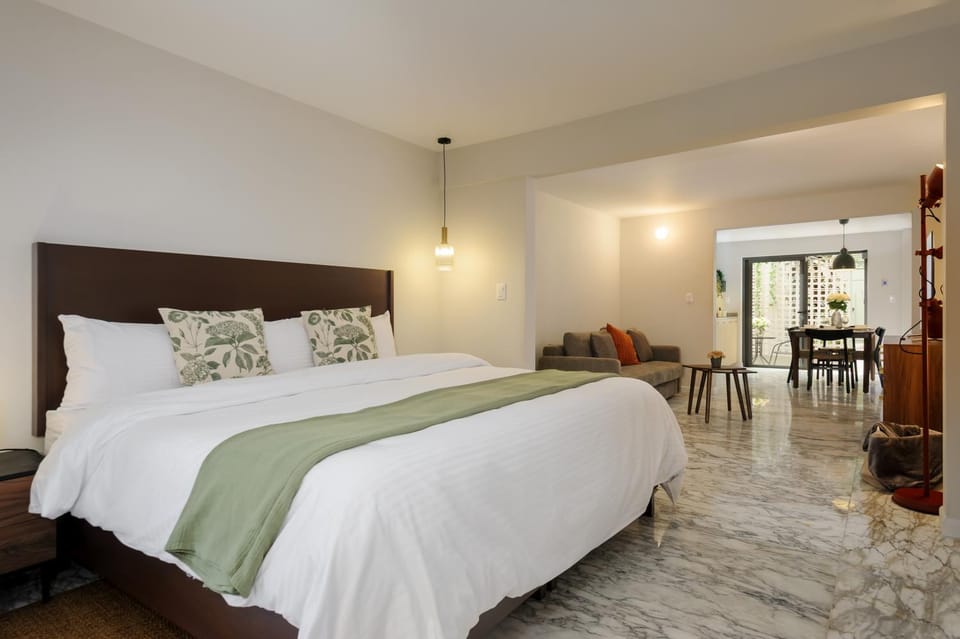 Photo of the whole room, Dining area, Bedroom