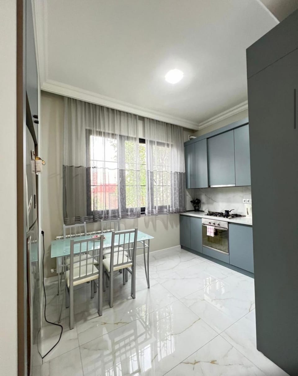 2BR City Center Apartment with Balcony & Views Apartment in Yerevan