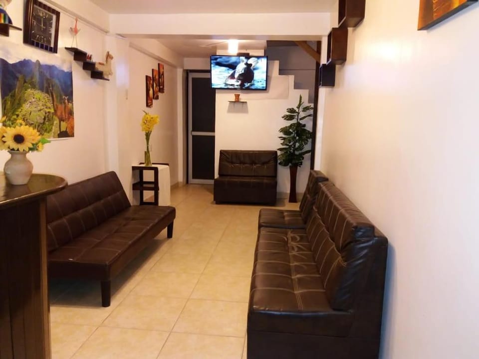 Communal lounge/ TV room, Living room, Seating area