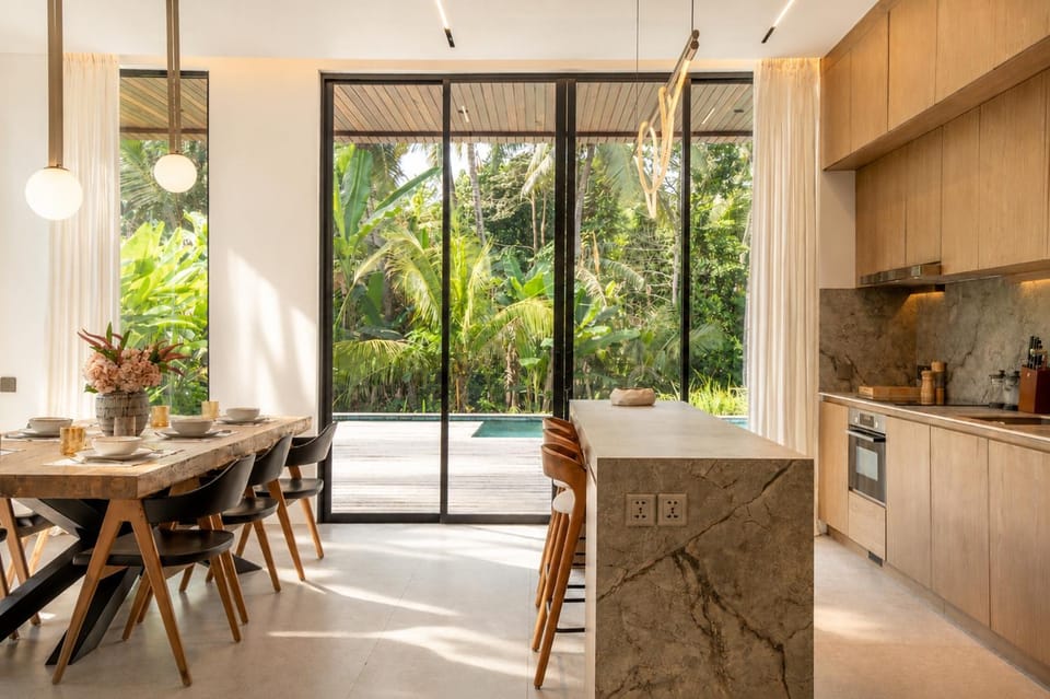 Kitchen or kitchenette, Living room, Seating area, Dining area, Garden view