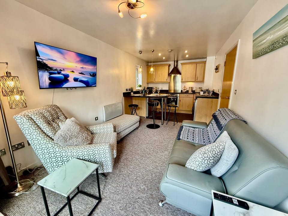 Charming 1 Bedroom Apartment Near the Stadium and City Centre Comfort for Up to 4 Guests Apartment in Swansea