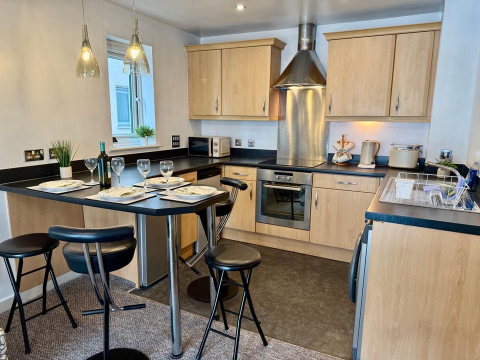 Charming 1 Bedroom Apartment Near the Stadium and City Centre Comfort for Up to 4 Guests Apartment in Swansea