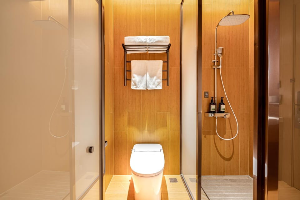 Shower, Toilet, Bathroom