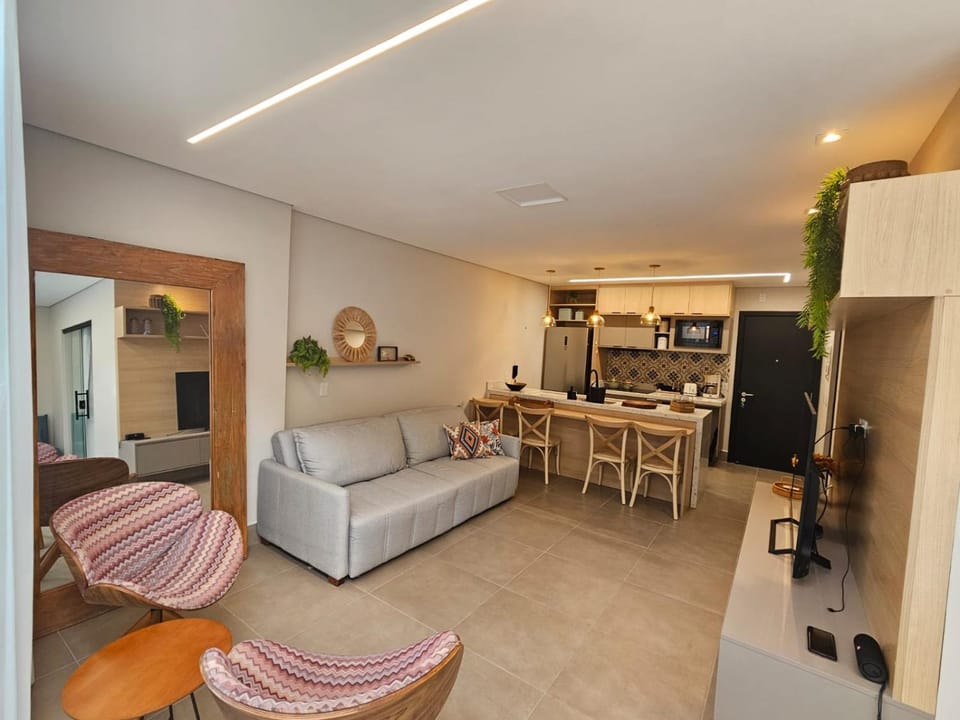 Coffee/tea facilities, Kitchen or kitchenette, Living room, Seating area, Dining area, oven, pet friendly, stove, toaster