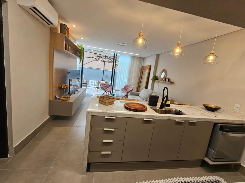 Kitchen or kitchenette, Dining area, oven, pet friendly, stove
