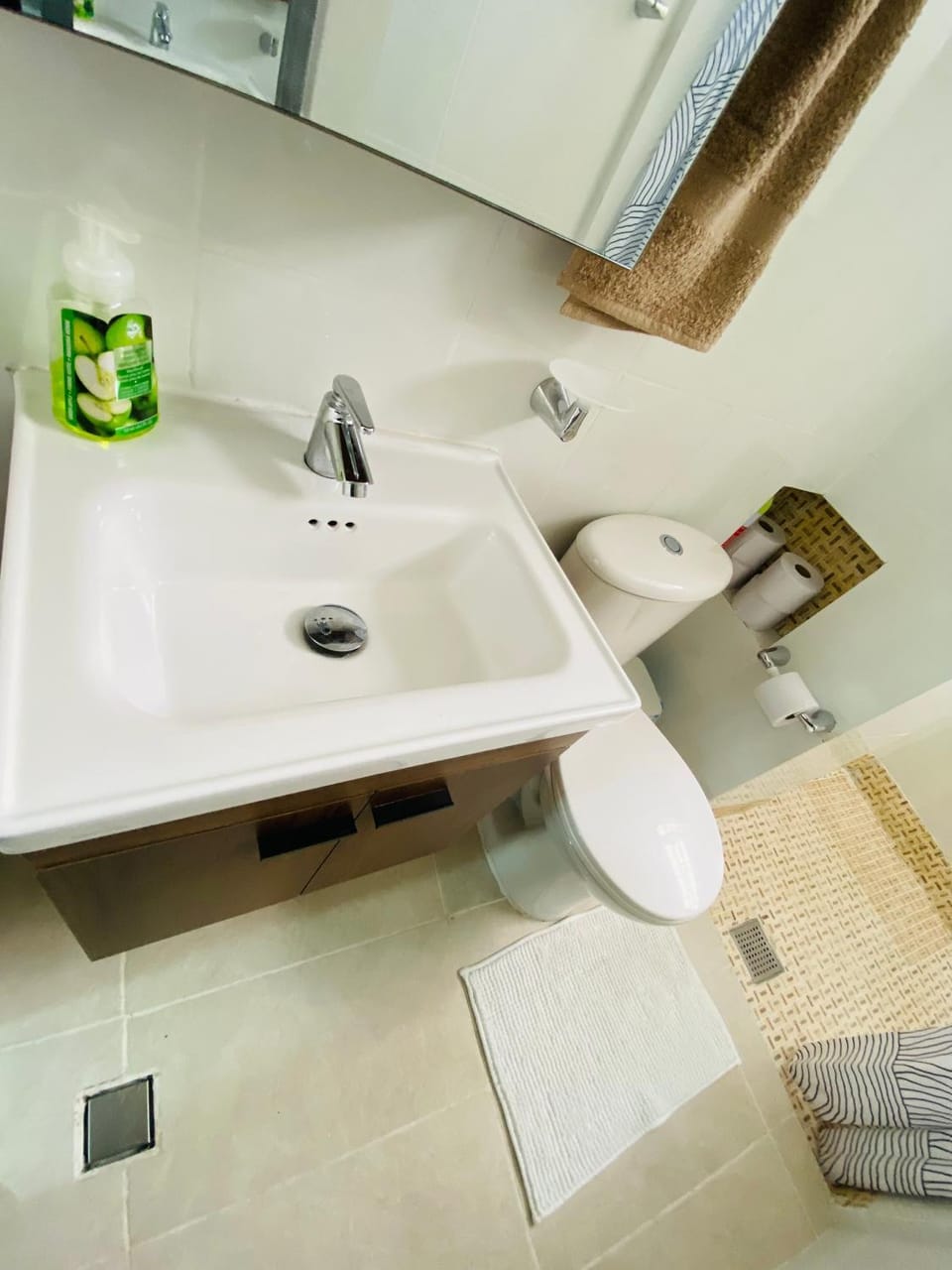 Bathroom, towels
