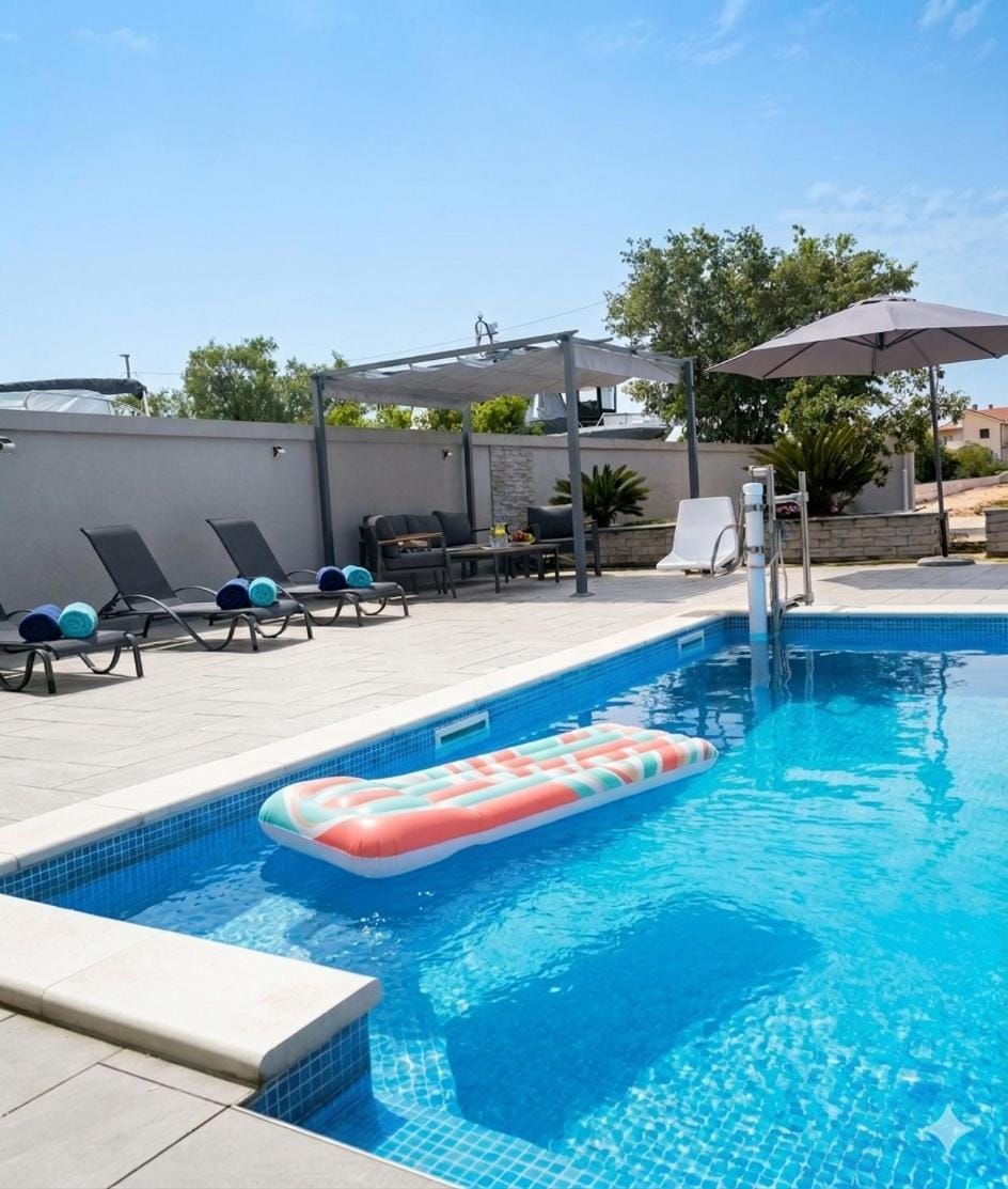Apartment with pool, accessible for people with disabilities, near Zadar Apartment in Zadar County
