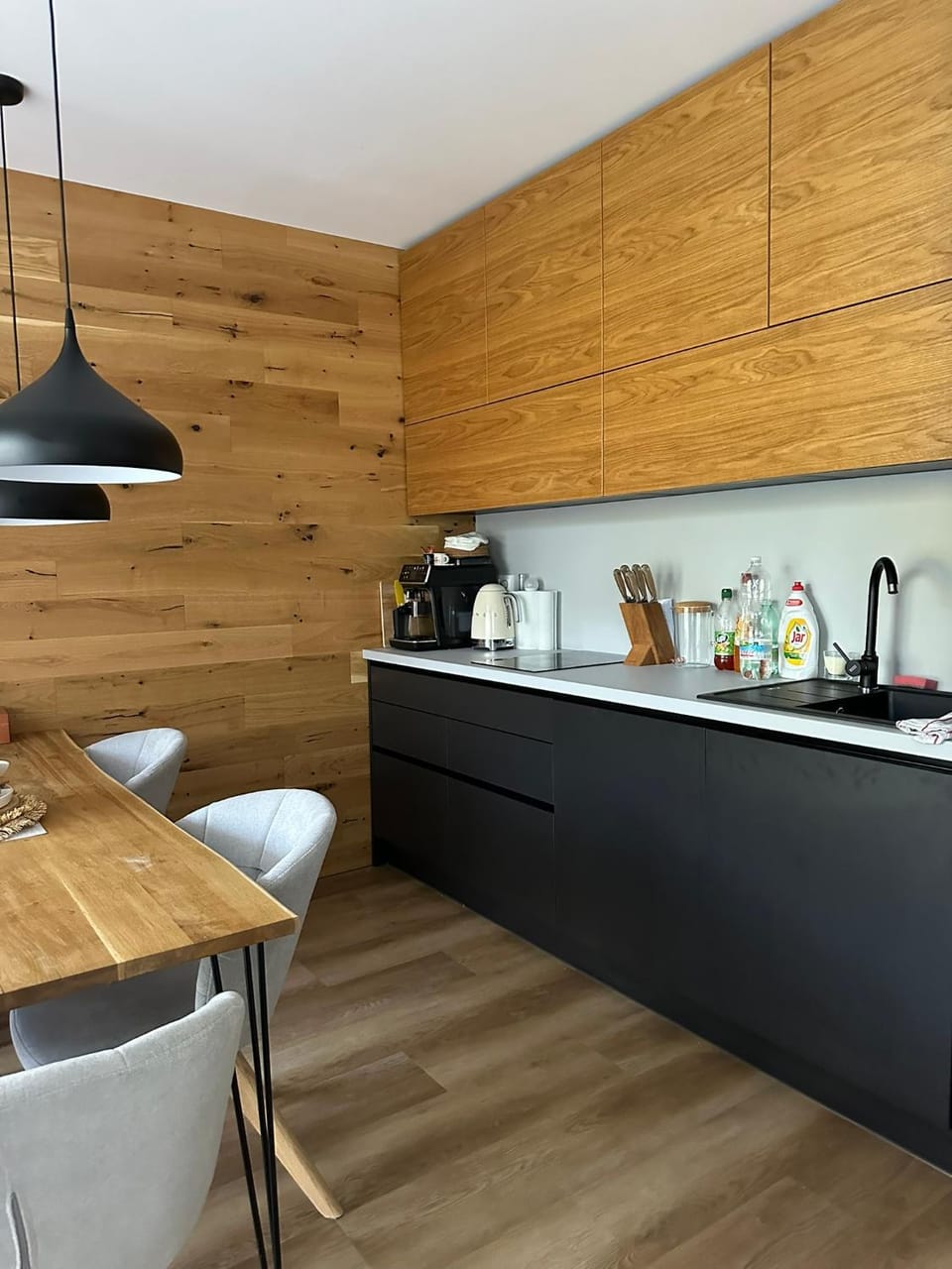 Coffee/tea facilities, Kitchen or kitchenette, Dining area