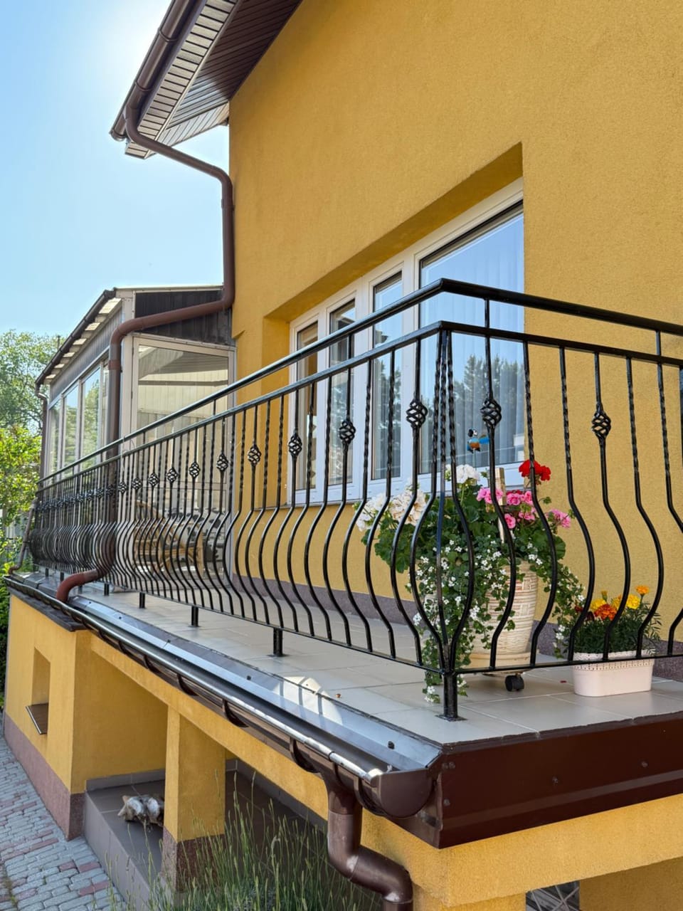 Property building, Garden, Balcony/Terrace
