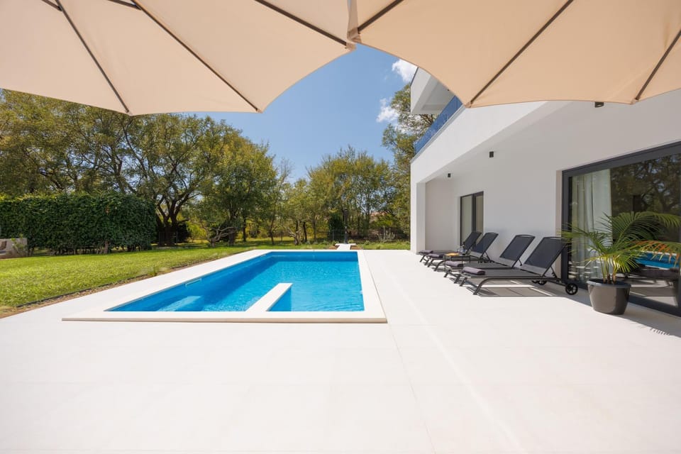 Villa Basini 5km from the centre of Split,Heated pool Villa in Split