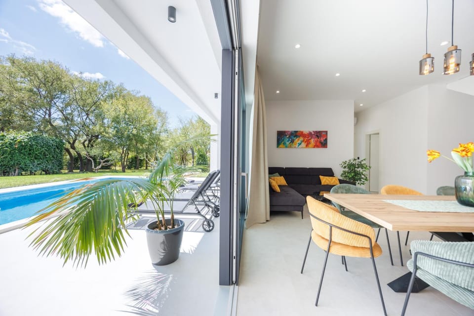 Villa Basini 5km from the centre of Split,Heated pool Villa in Split