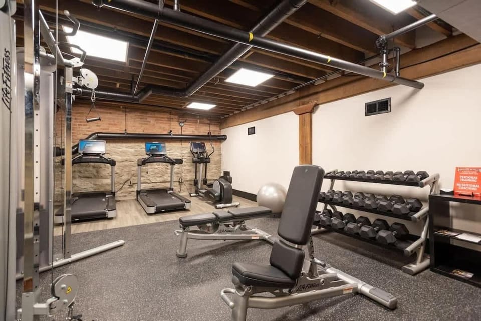 Lowkey - Pool & Gym - Mins to Broadway House in Nashville