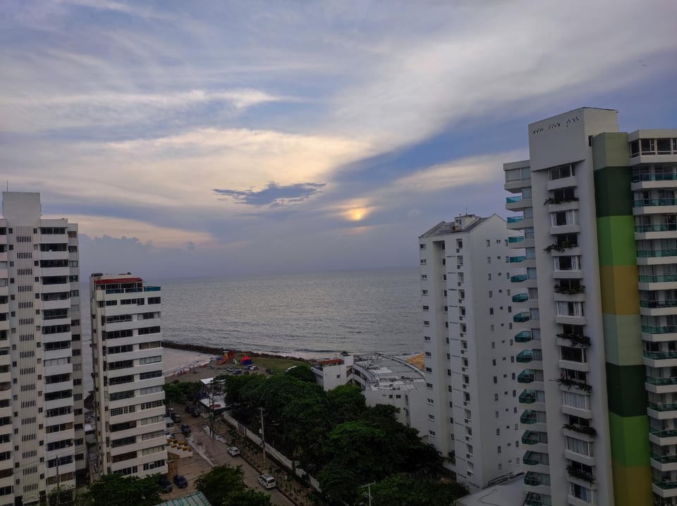 City view, Sea view