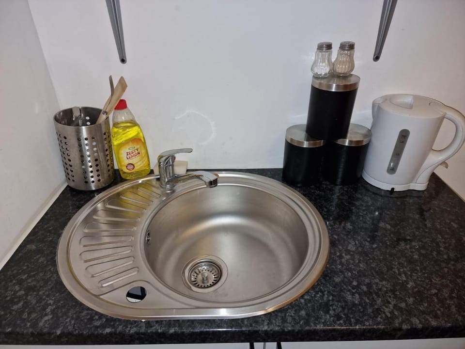 Mile End Suites Bed and Breakfast in London Borough of Hackney
