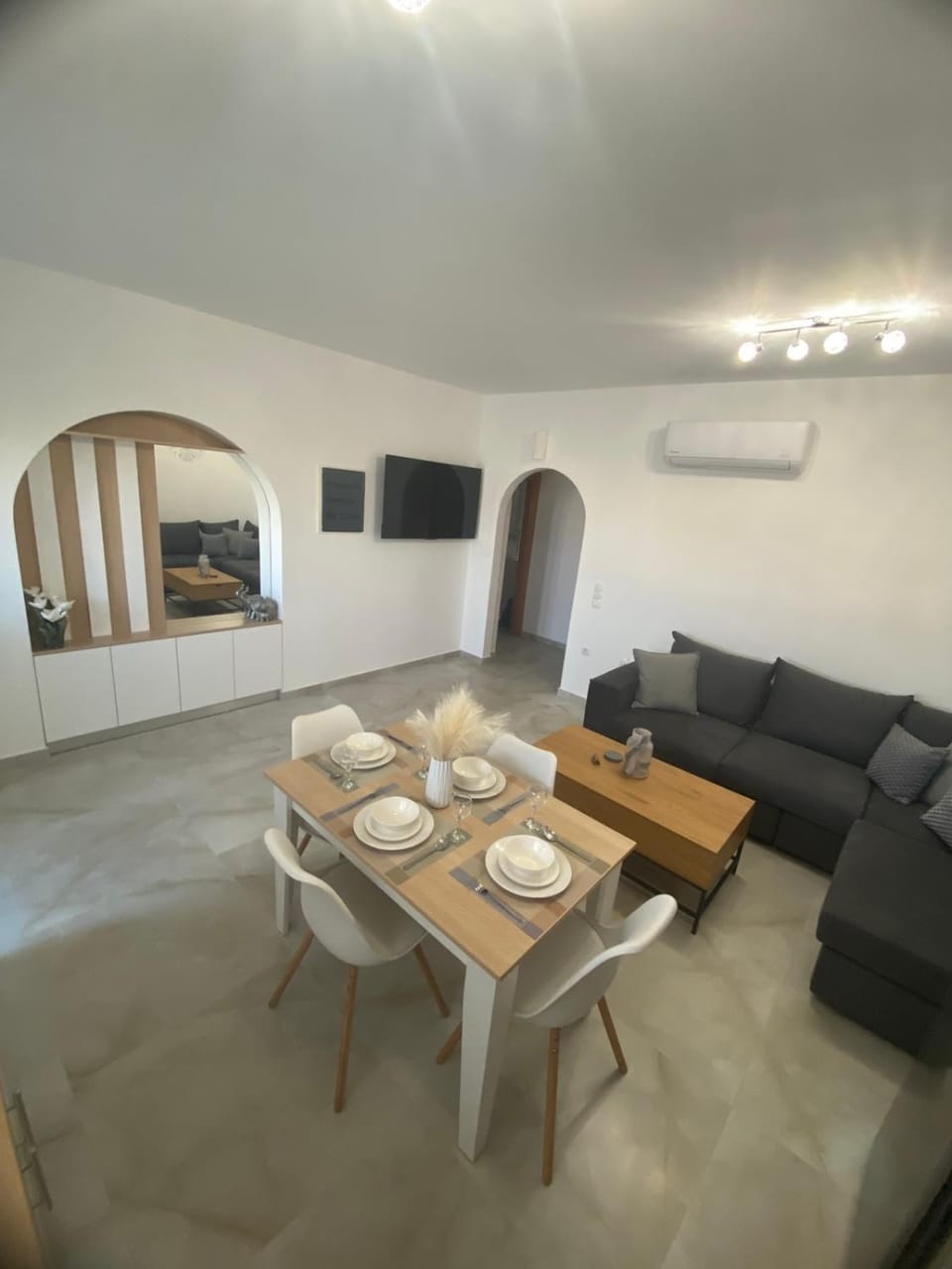 Living room, Dining area, air conditioner