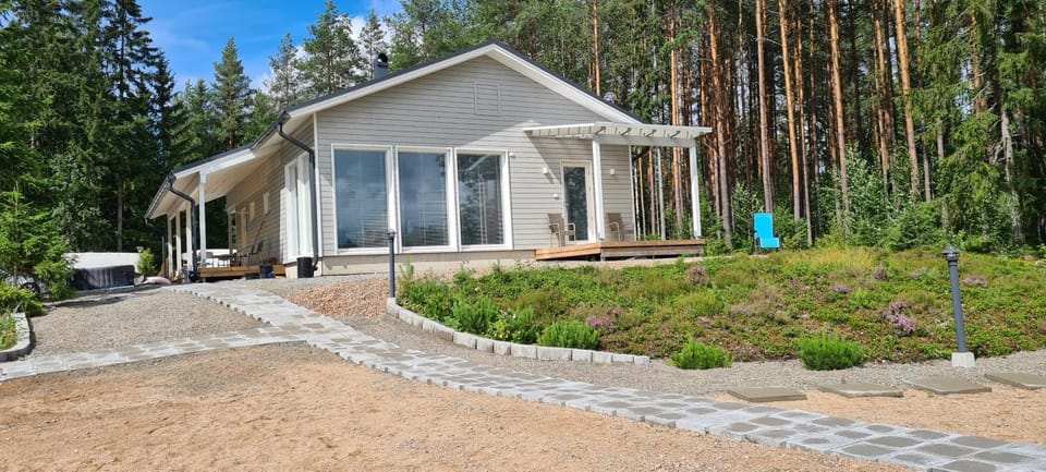 Villa Lakeside Luxe Villa in Finland