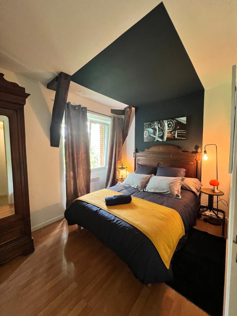 Bed, Photo of the whole room, Bedroom