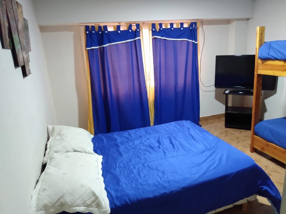 HABITACION FAMILIAR 4 PERSONAS PRIVADa Bed and Breakfast in San Carlos Bariloche
