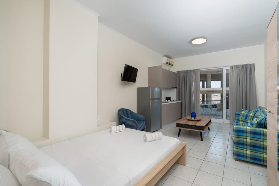 Bed, TV and multimedia, Photo of the whole room