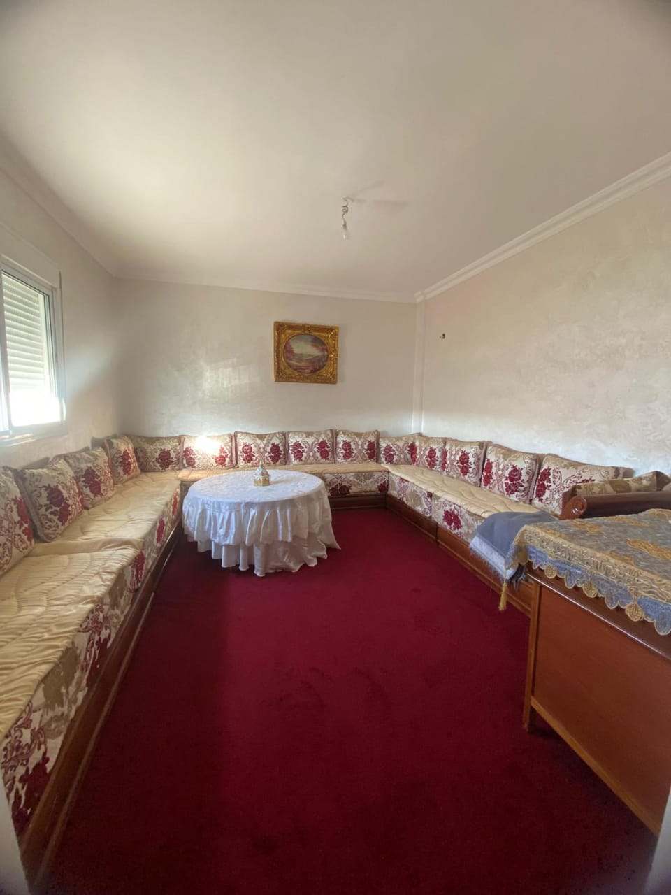 Bed, Living room, Photo of the whole room, Seating area