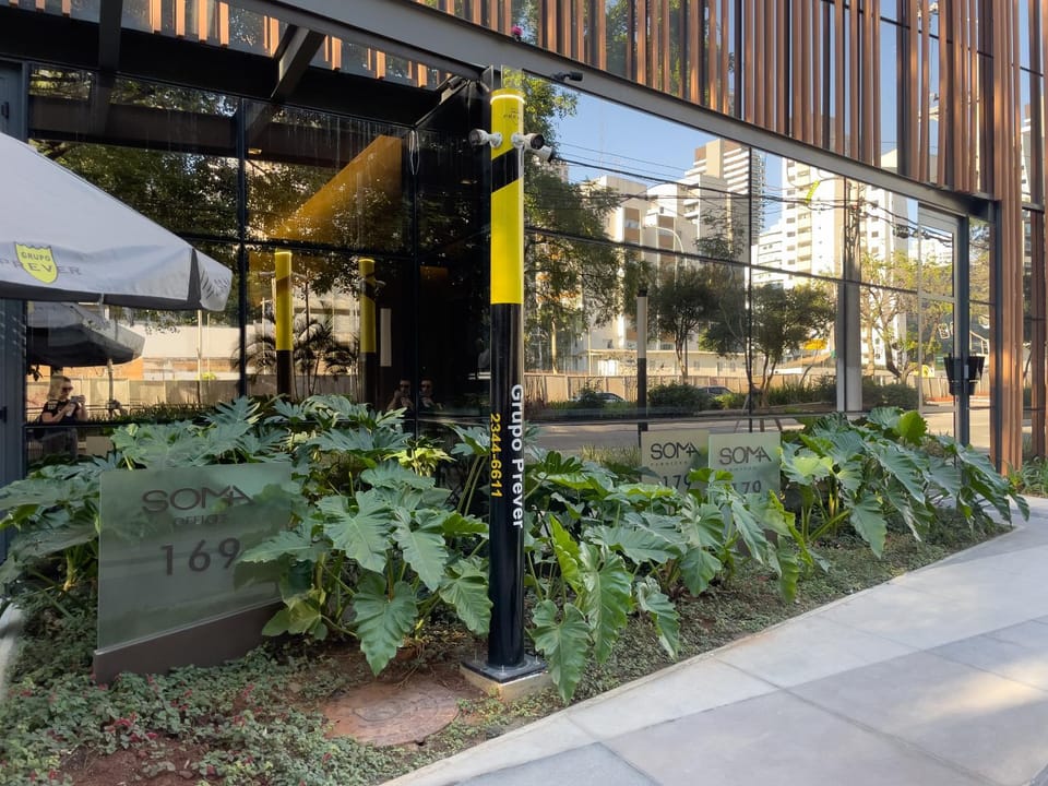 Property building, Facade/entrance, Day