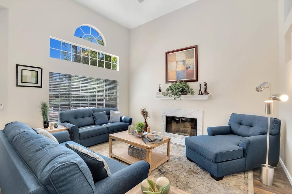 Living room, Photo of the whole room, Seating area
