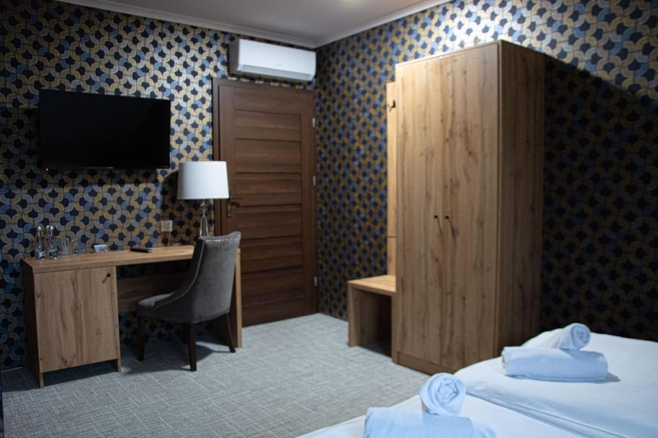 Photo of the whole room, wardrobe
