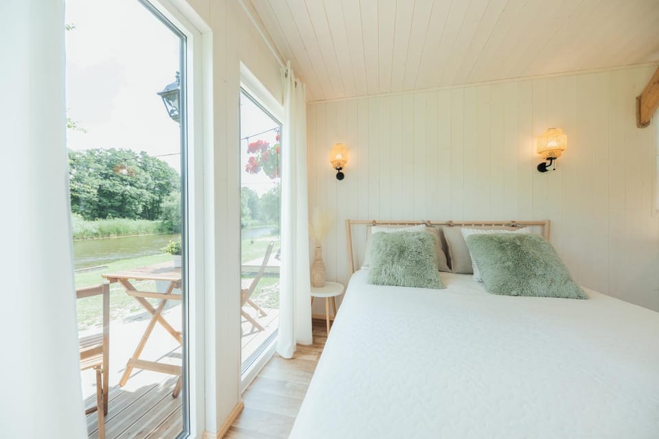 Bed, View (from property/room)