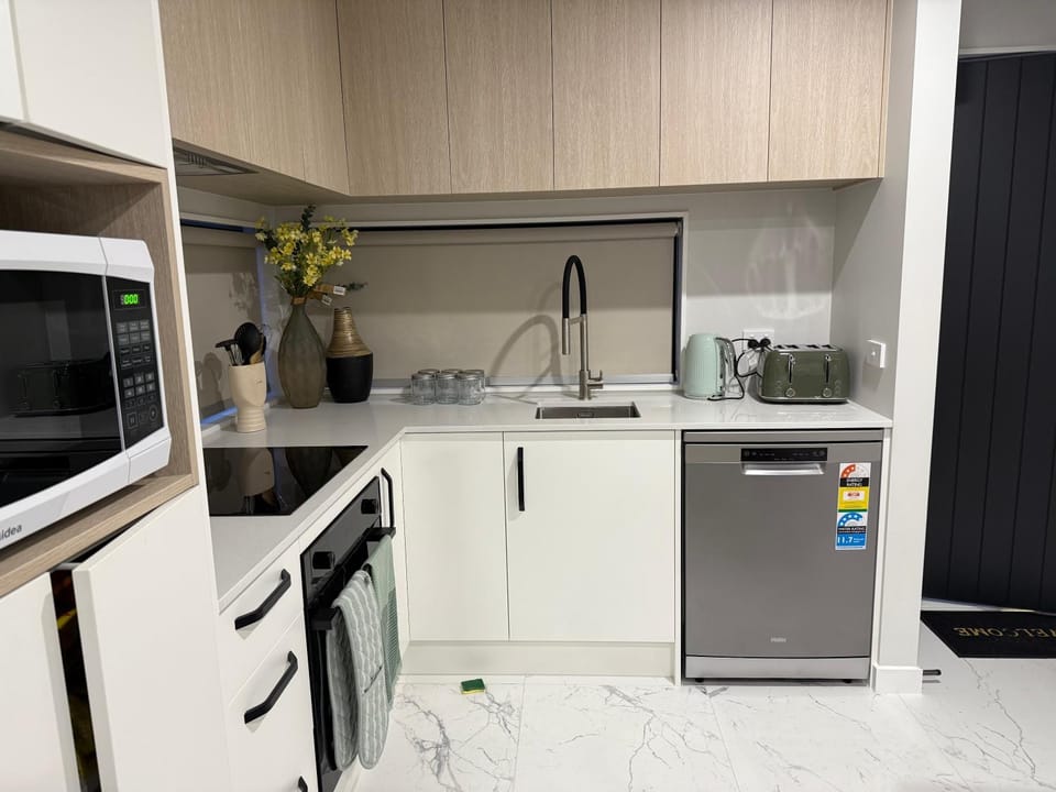 Kitchen or kitchenette, kitchen, kitchen