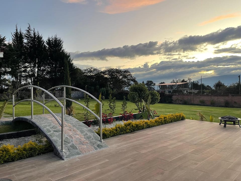Quinta Elvira Rose Bed and Breakfast in Quito