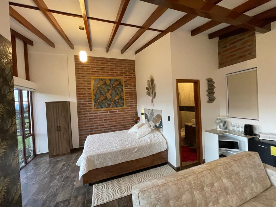 Quinta Elvira Rose Bed and Breakfast in Quito