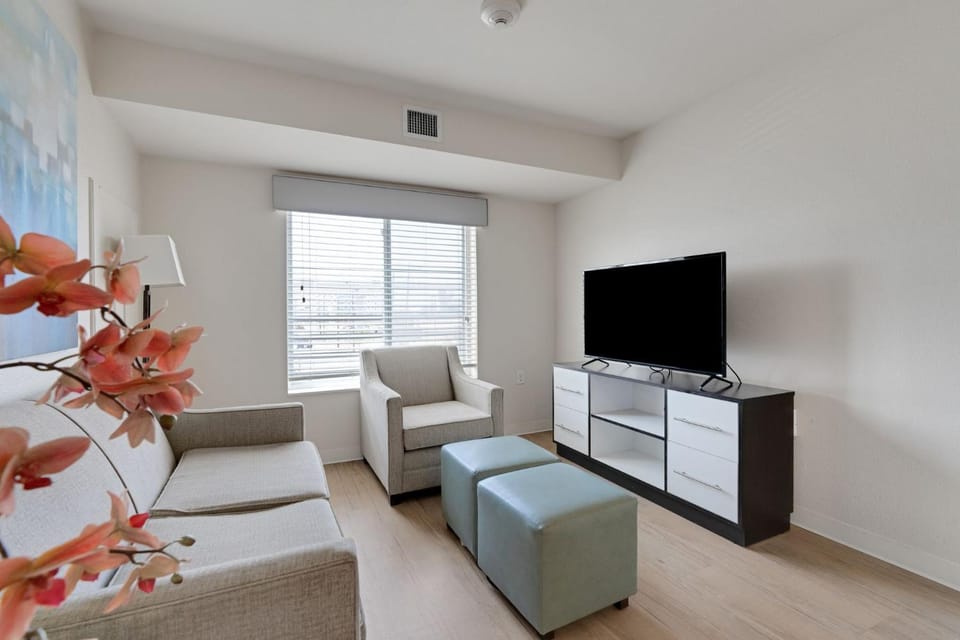 Simplicity At the Rim 1212 I Spacious 1 Bed 1 Bth Apartment in San Antonio