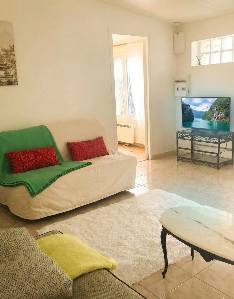 TV and multimedia, Seating area