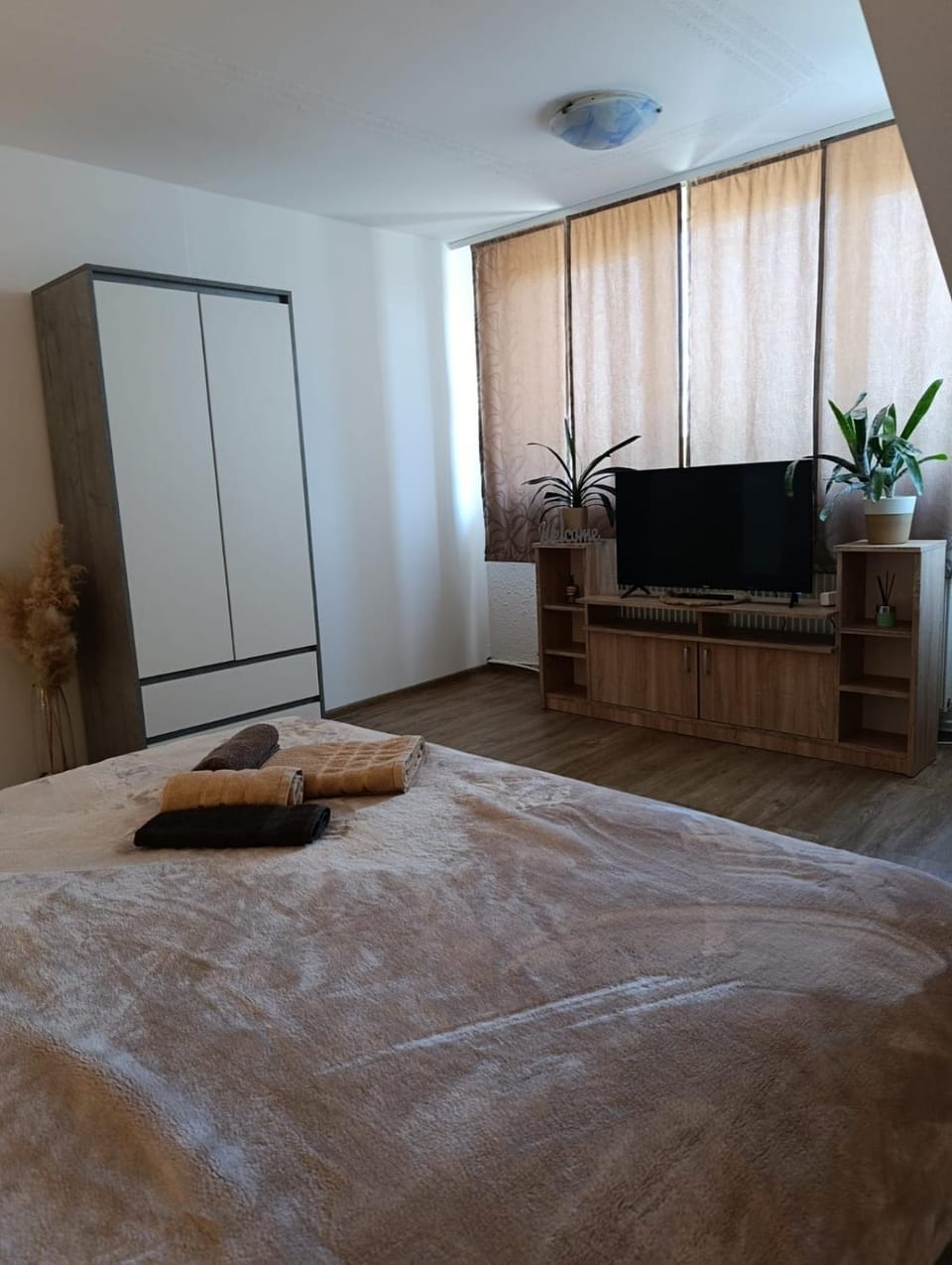 TV and multimedia, Living room, Bedroom