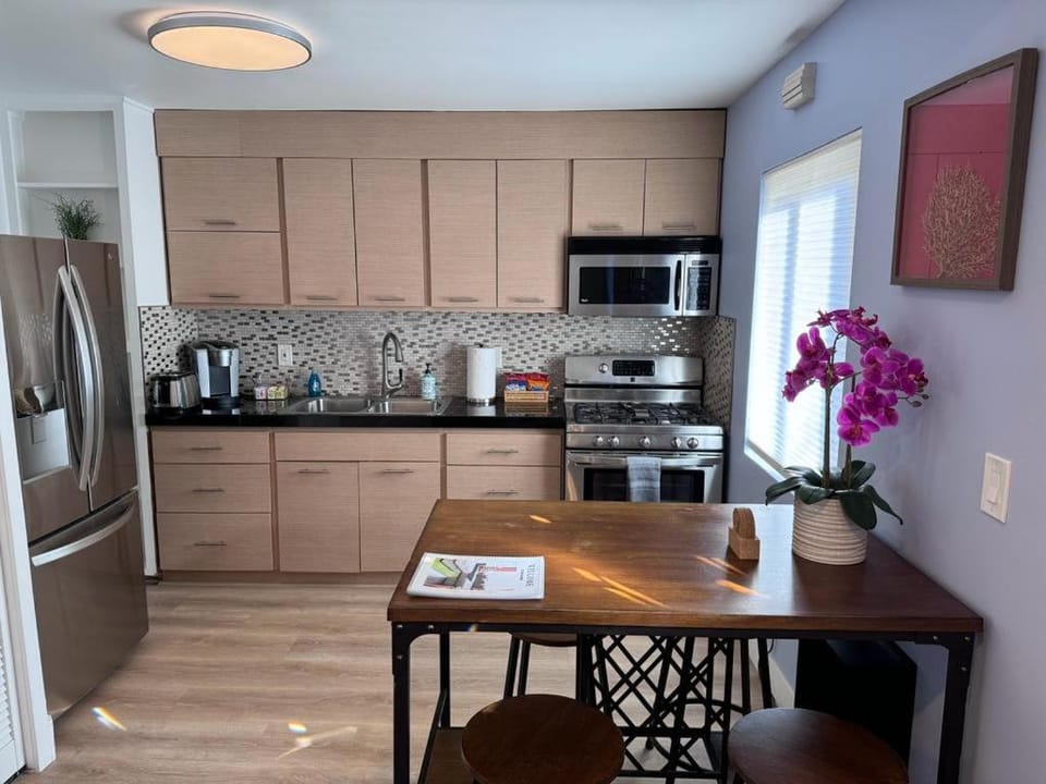 BBQ Grill 5 mins to DT Canyon Views Parking House in San Diego