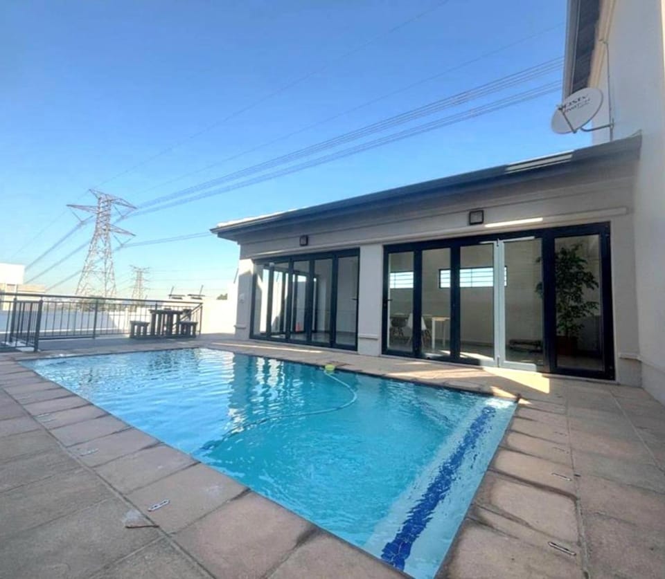 Exec studio Sandton Apartment in Sandton