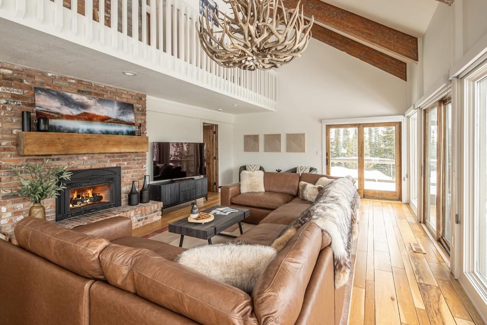 Lone Mountain Lookout House in Big Sky