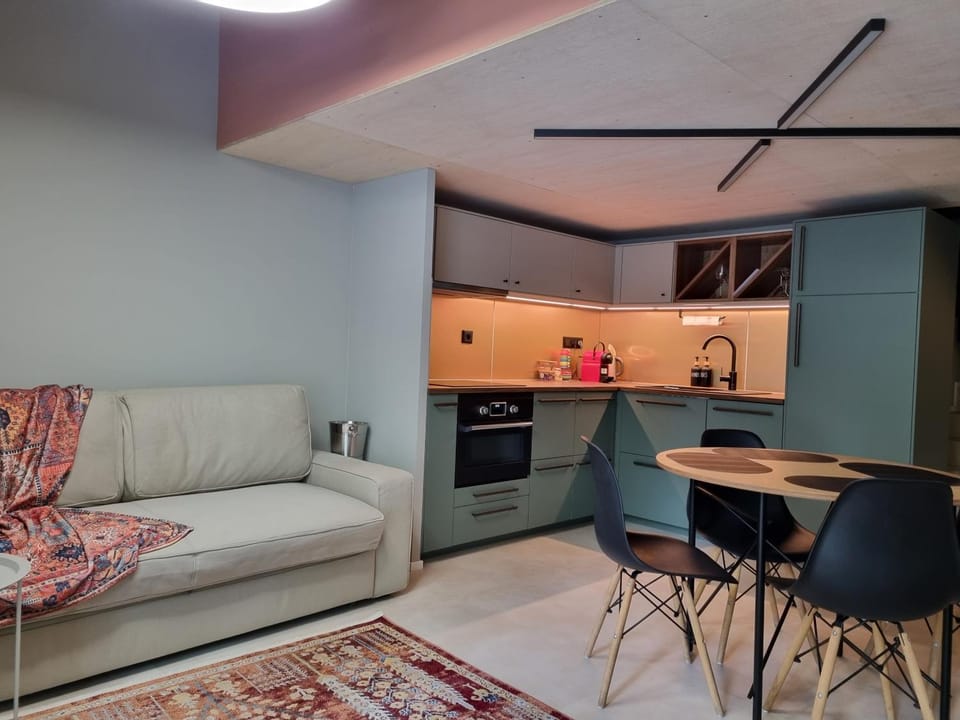 Beautiful Duplex 20 min from center Apartment in Prague