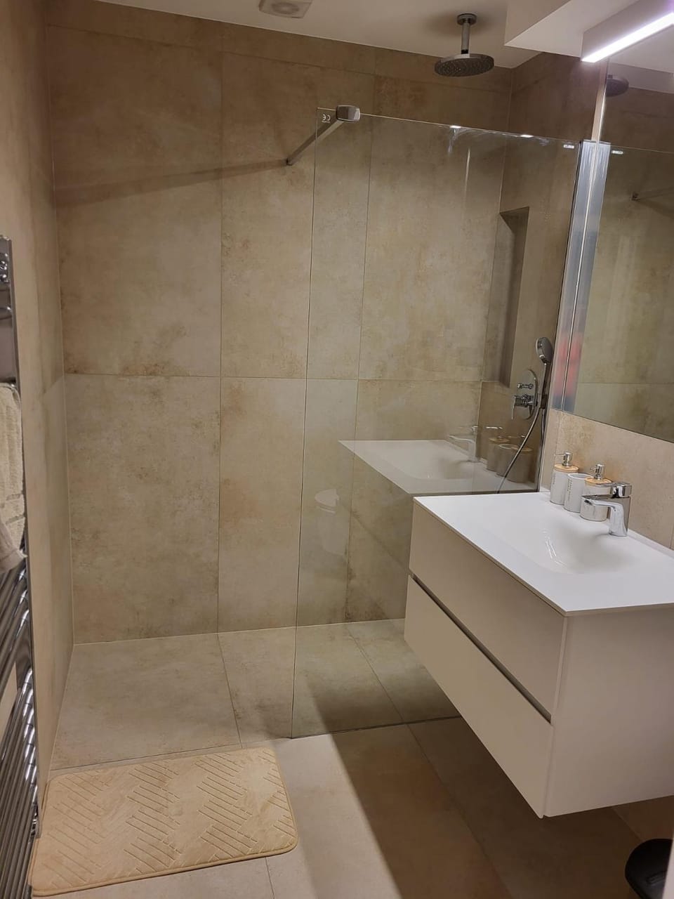 Beautiful Duplex 20 min from center Apartment in Prague