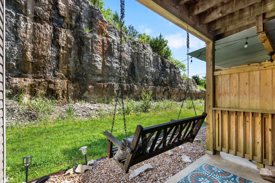 Bigfoots' Bluff Retreat House in Branson