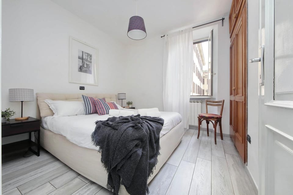Bed, Photo of the whole room