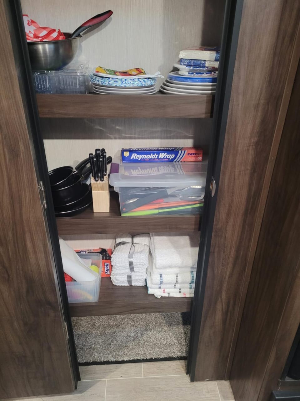 Kitchen or kitchenette, kitchen