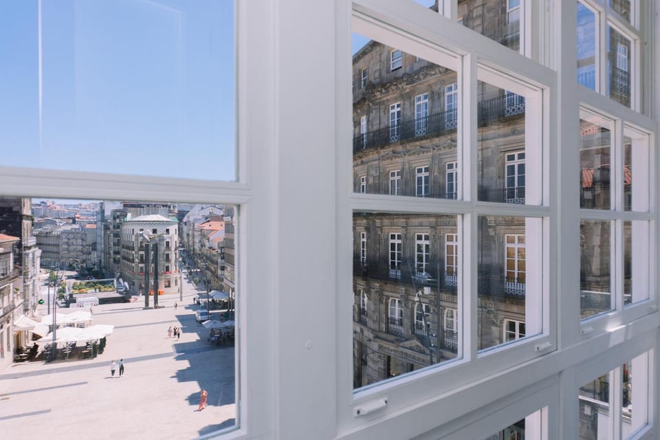 Brillo desde la ventana en Vigo by CABANA Rentals Apartment in Vigo