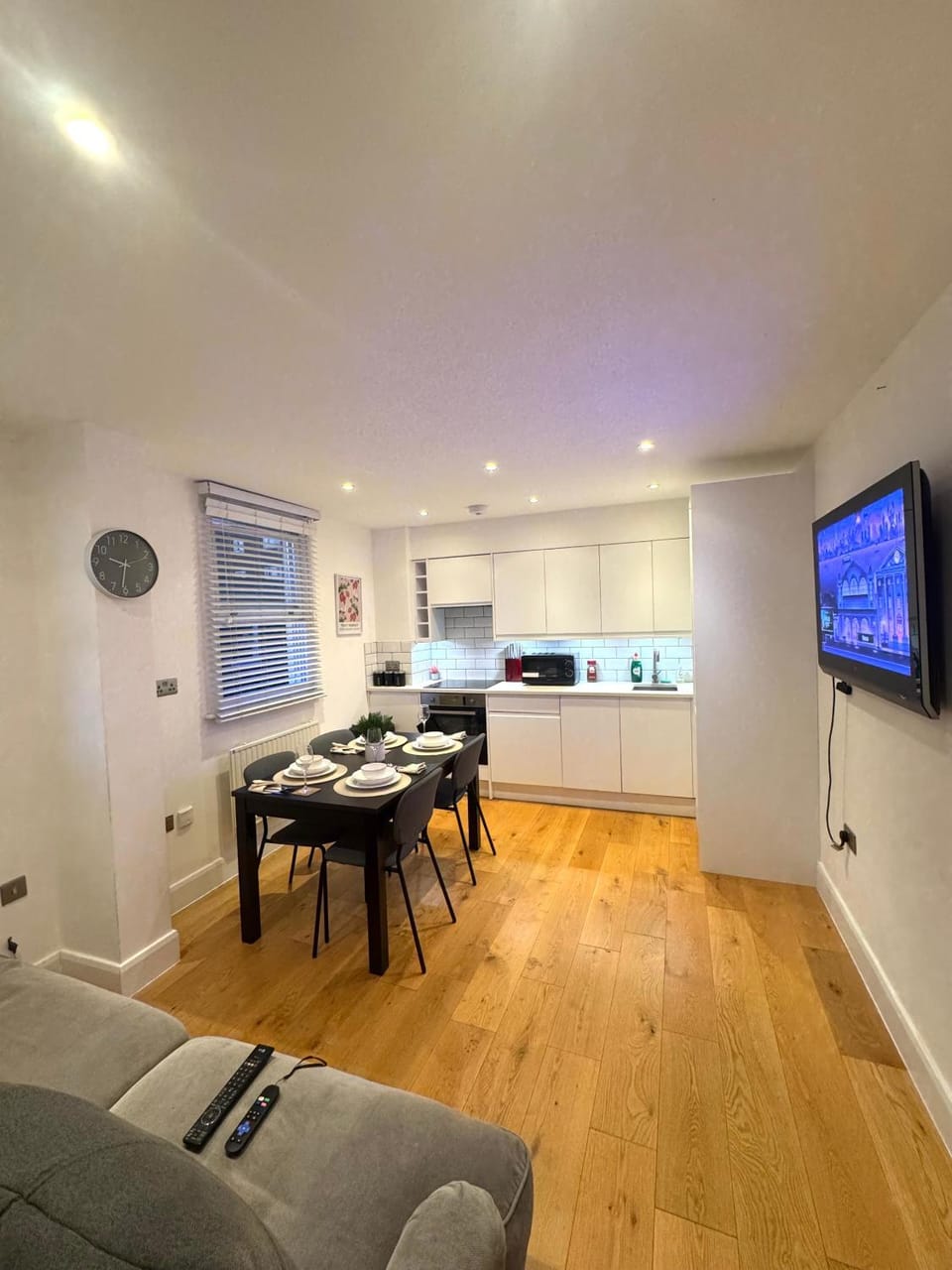 Living room, Dining area