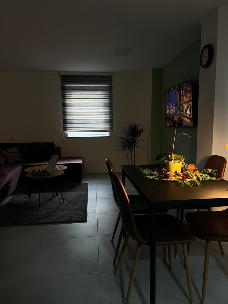 Communal lounge/ TV room, TV and multimedia, Living room, Seating area, Dining area