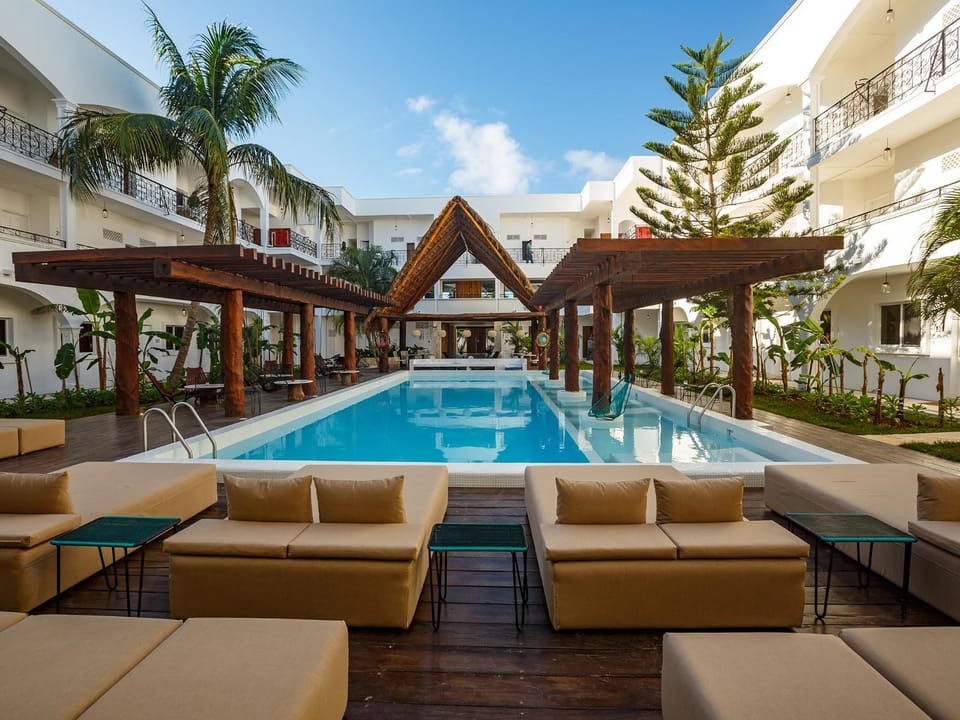 Swimming pool, Swimming pool