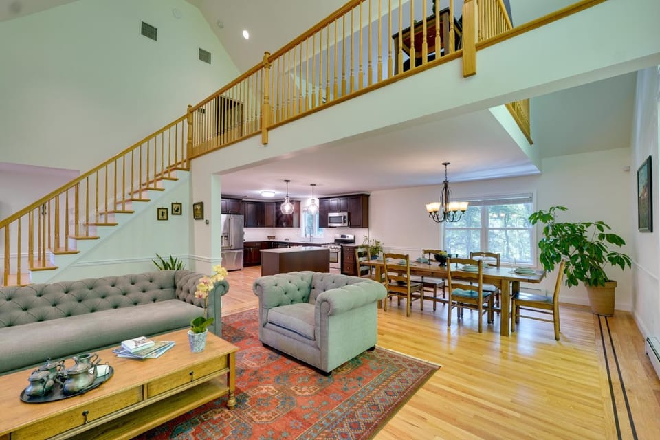 Creek Dips & S’mores: Catskills Gem House in Mamakating