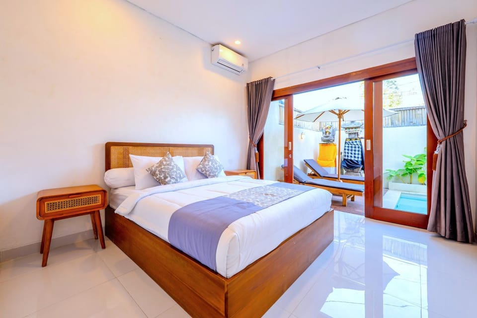 Bed, Photo of the whole room, air conditioner